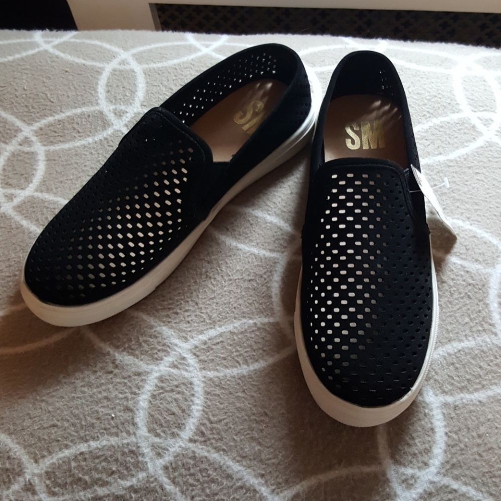 Black mesh slip on sneaker